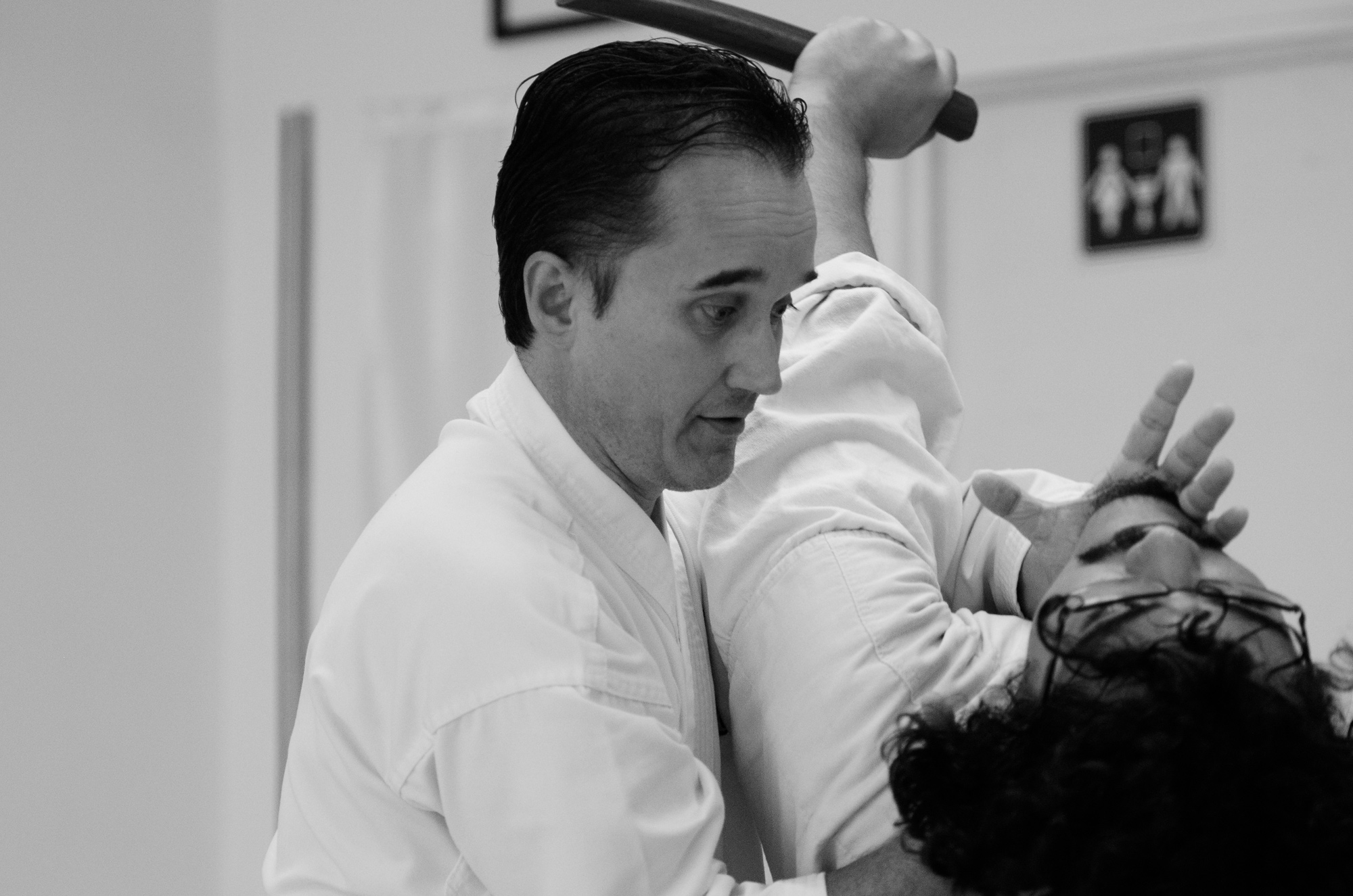 La danza de las sombras: El trabajo de pies como arquitecto del maai