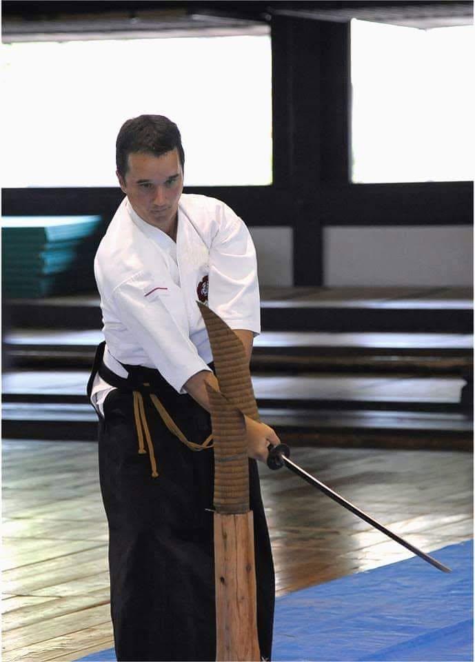 Fotografía de práctica del sable japonés