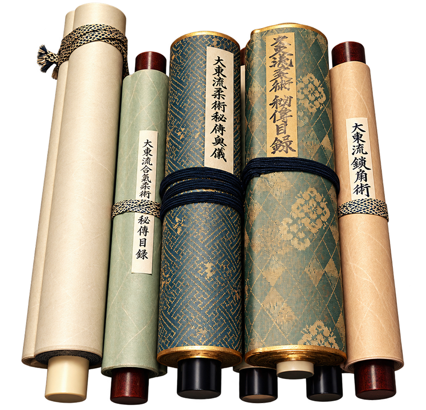 Pergaminos vinculados a la tradición marcial japonesa